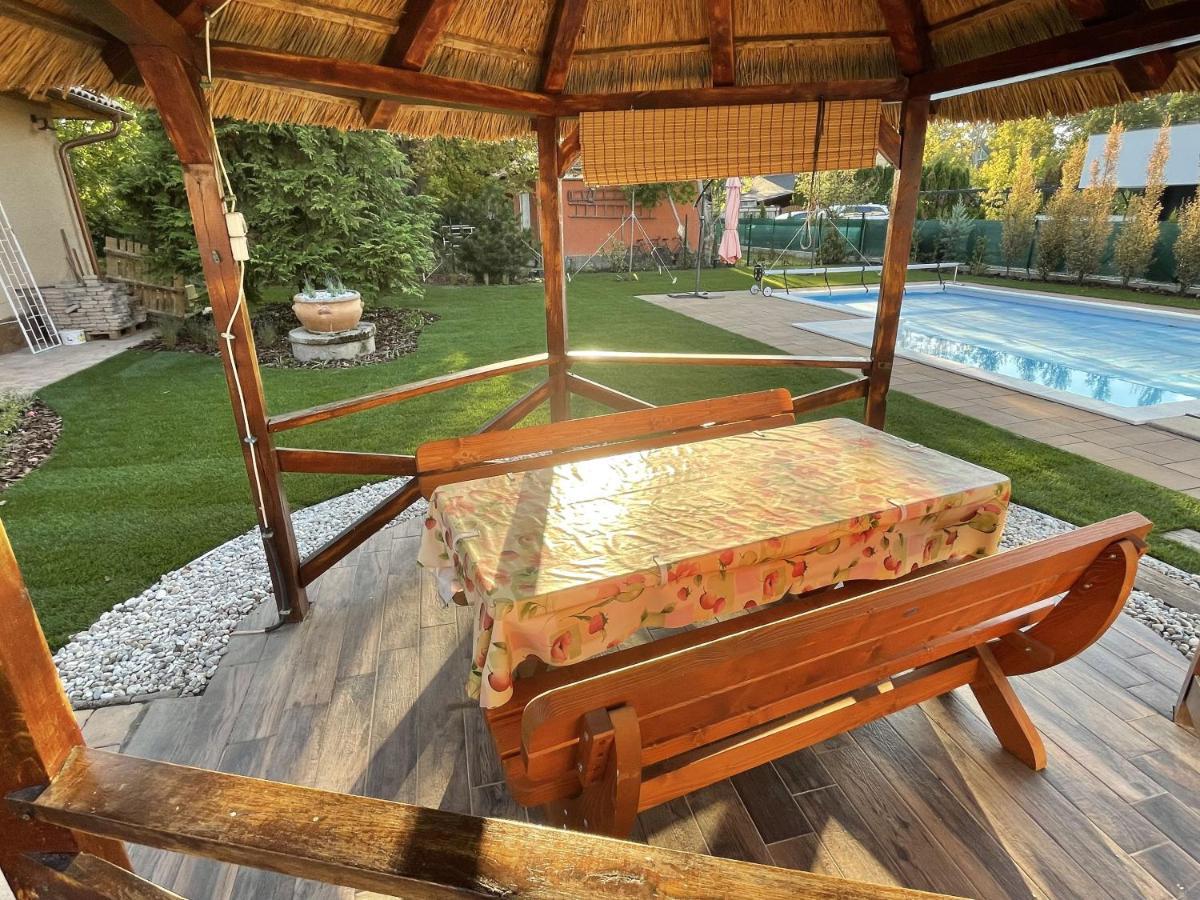 Szemes Villa Balatonszárszó Екстериор снимка